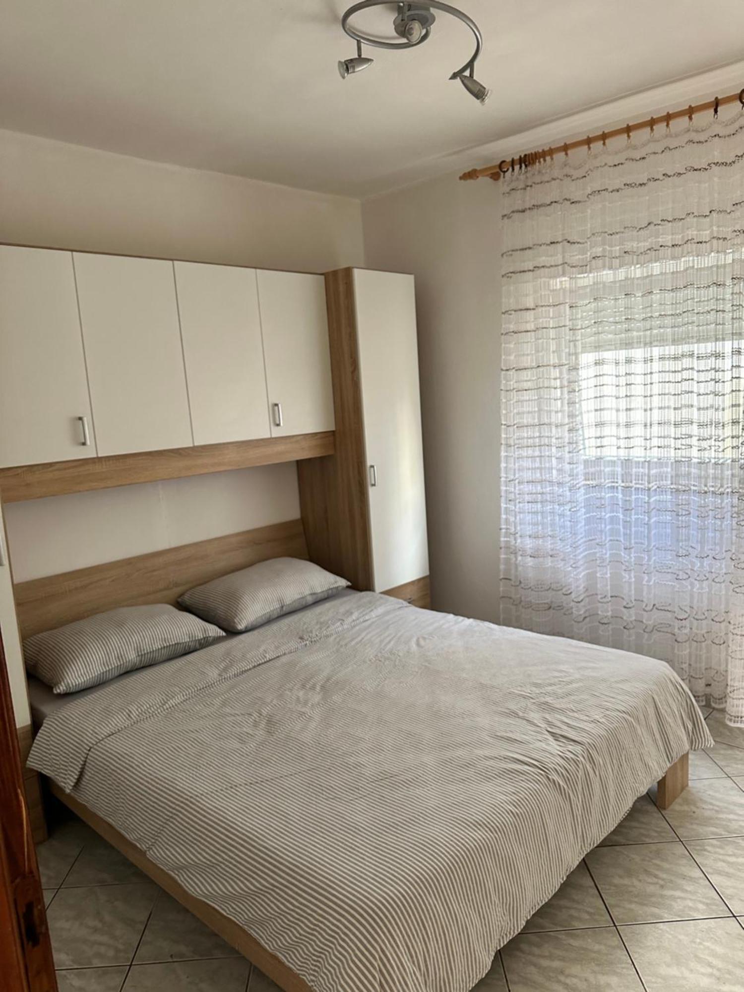 Apartments Kristina Vir Luaran gambar